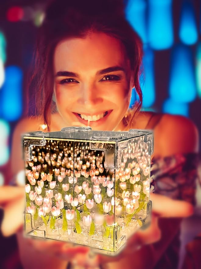 Crystal Tulip Glow Box - 𝓜𝓞𝓓𝓔𝓡𝓝 𝓑𝓐𝓨𝓣𝓘